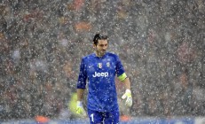 开云体育在线-年度焦点之战，爱尔兰国家队险胜AC米兰传奇队的战术启示