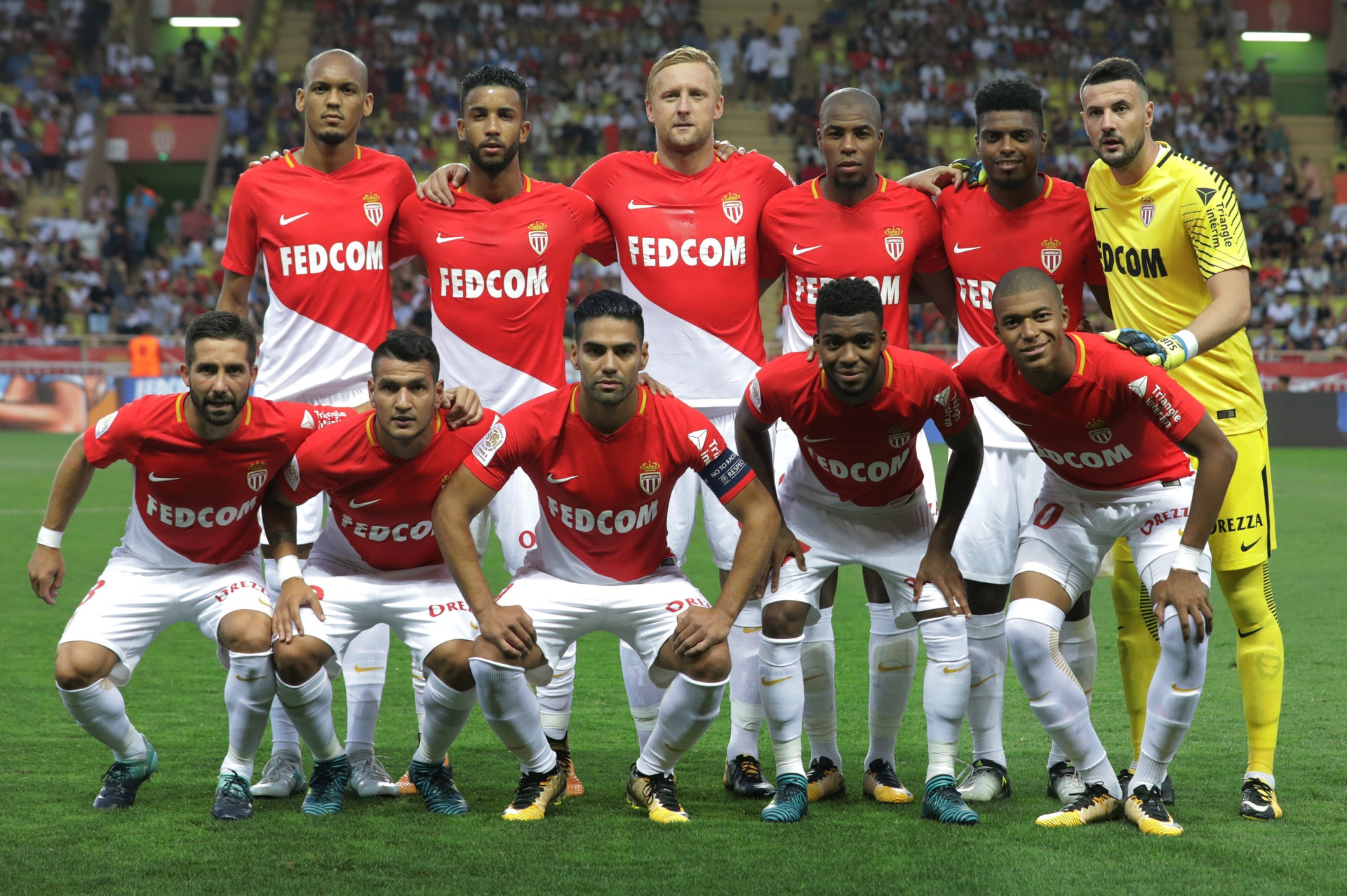 包含马赛队以稳健姿态获胜,轻松进入下一阶段的词条 包含马赛队以稳健姿态获胜,轻松进入下一阶段的词条