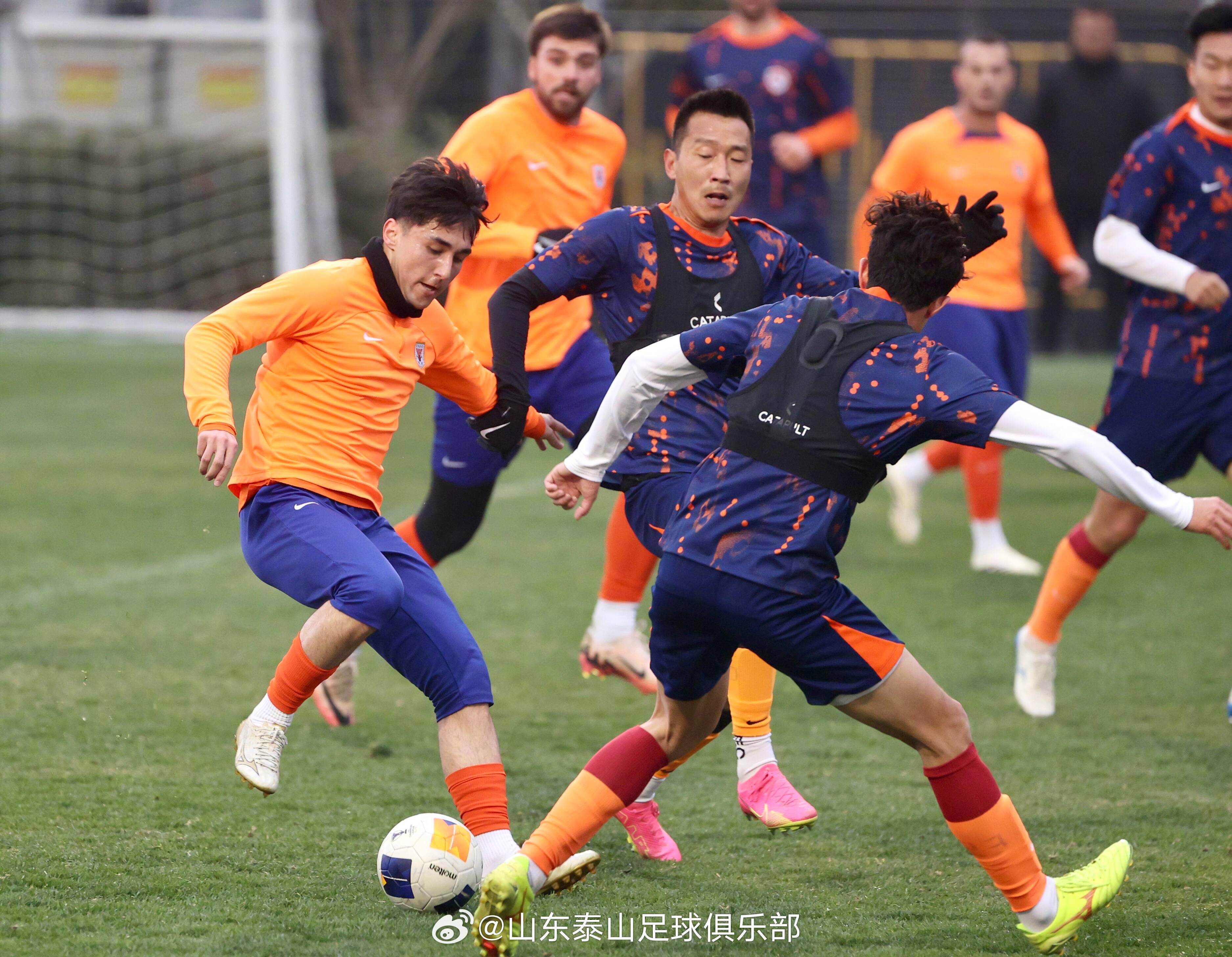 山东泰山客场战平辽宁宏运，保持联赛不败纪录的简单介绍