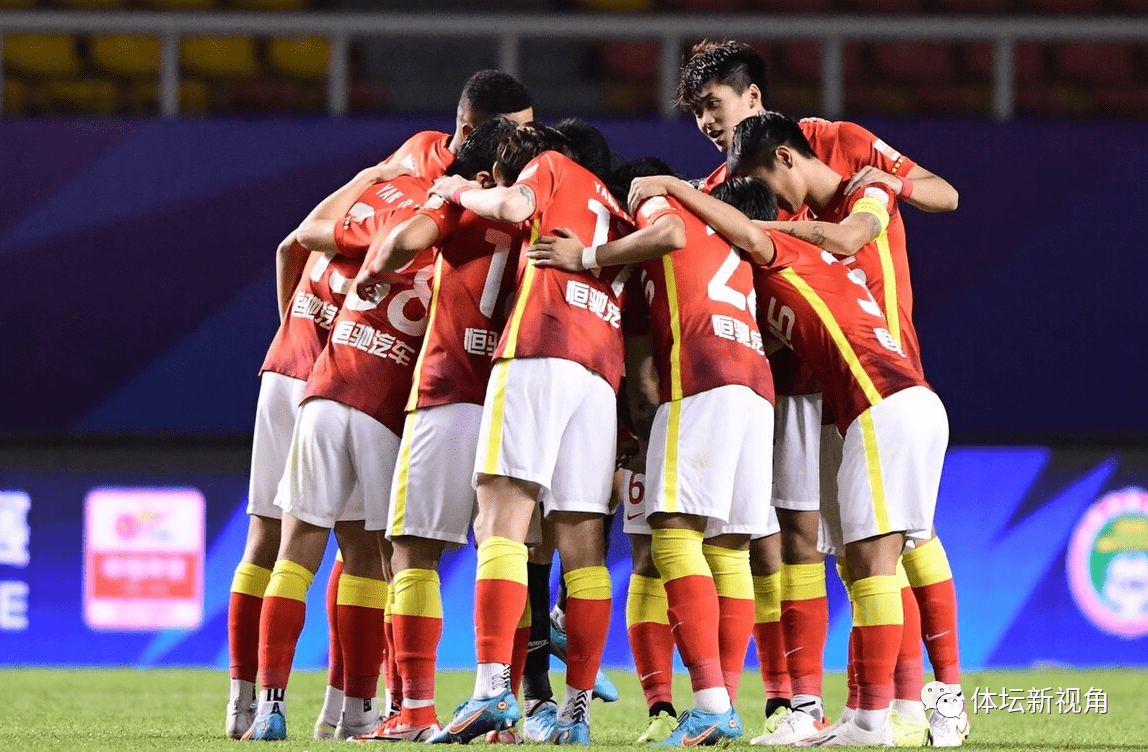 深圳队难以抵挡广州队猛烈攻势 深圳队难以抵挡广州队猛烈攻势