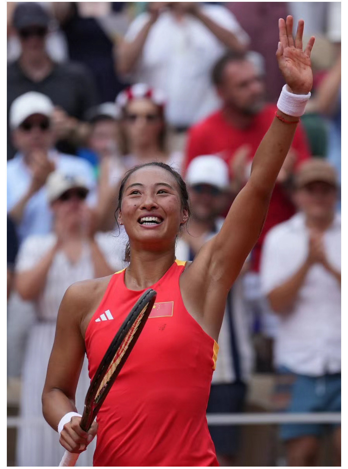 九天揽月女足运动员飒爽出场 九天揽月女足运动员飒爽出场