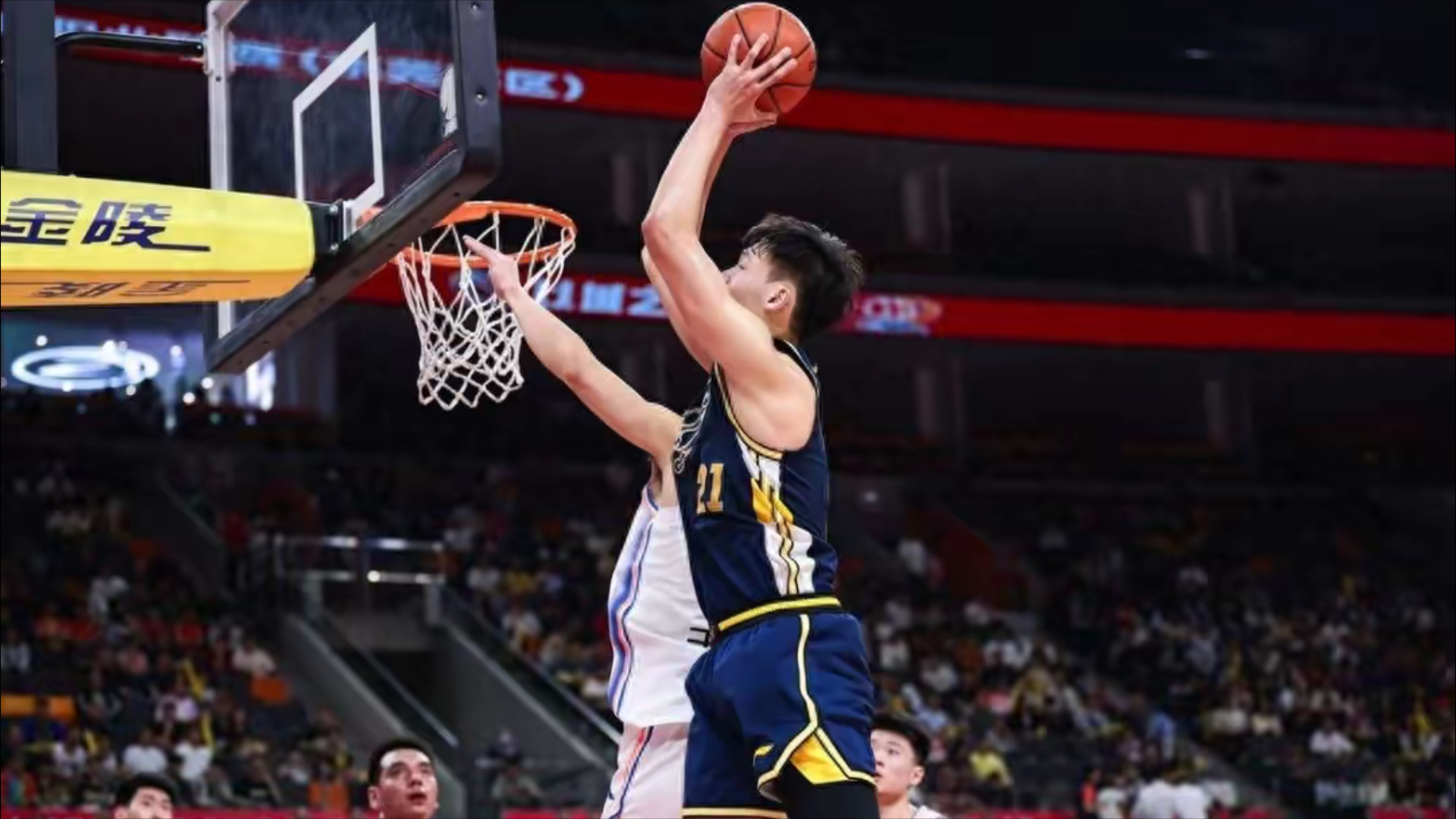 四川男篮逆转对手，主场取胜铸就士气，冲击榜首的简单介绍