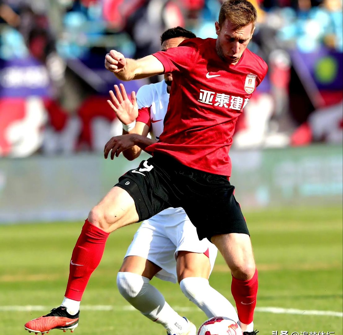 包含长春亚泰客场逼平对手，保持稳定表现的词条