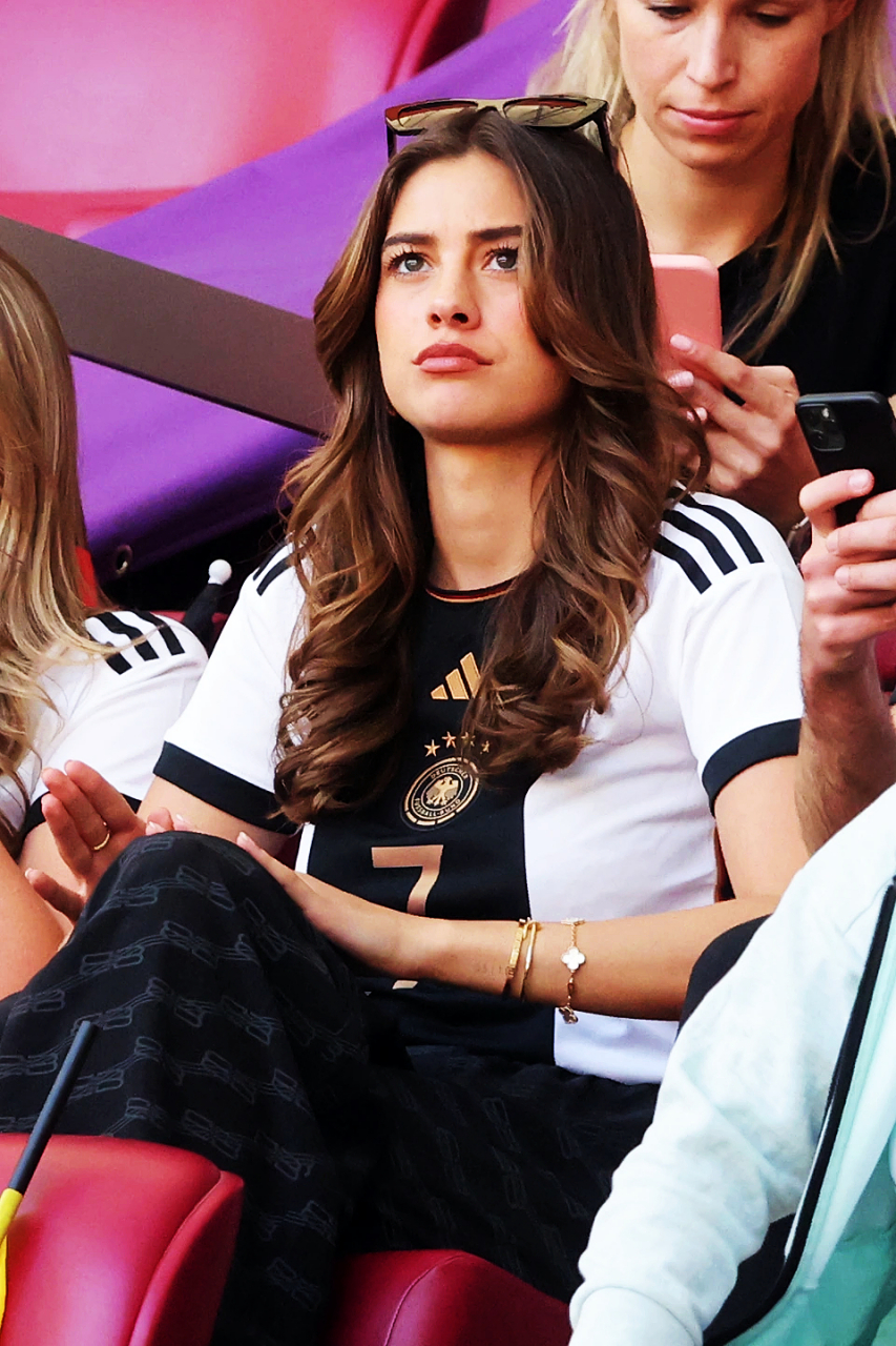 韩国羽毛球队逆转英格兰羽毛球队，辛杜高光表现的简单介绍