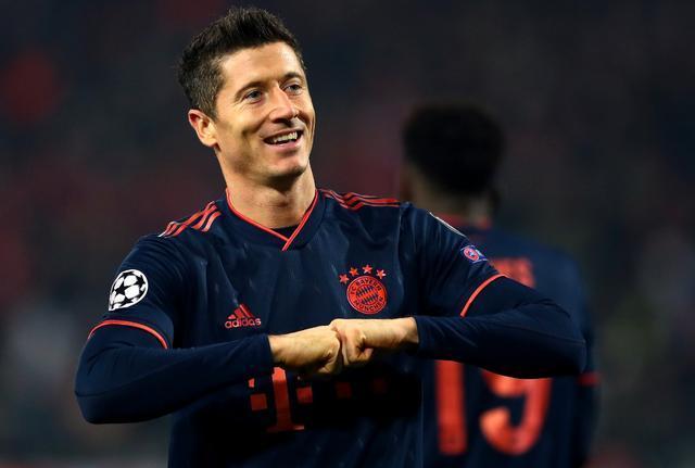 美国绝杀曼联，莱万惊艳世界的简单介绍