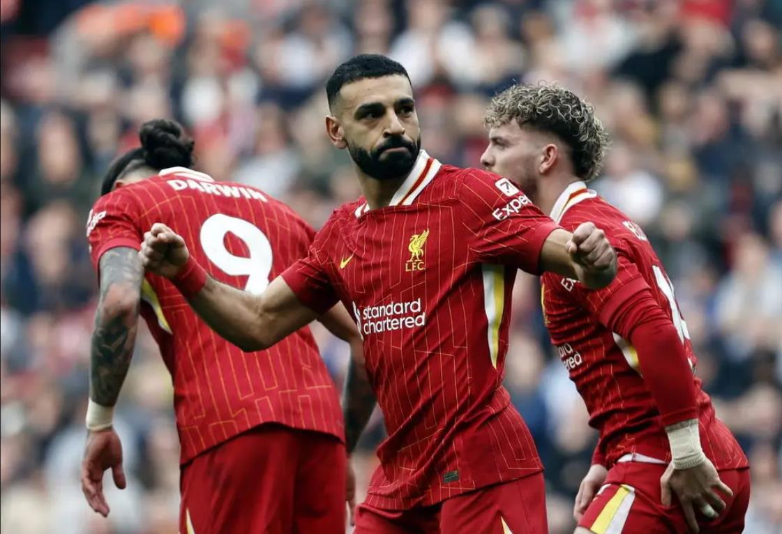 关于曼城险胜曼联，迪马利亚完成帽子戏法的信息