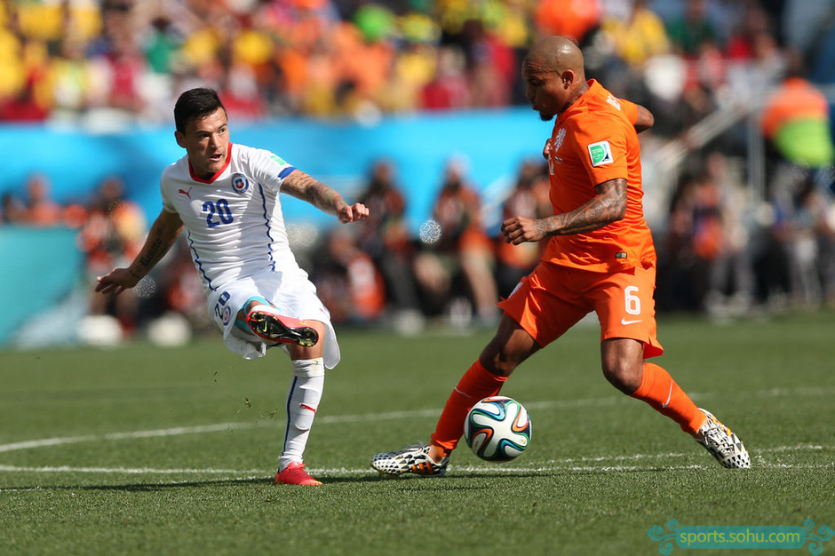 荷兰血洗葡萄牙，罗本送出助攻