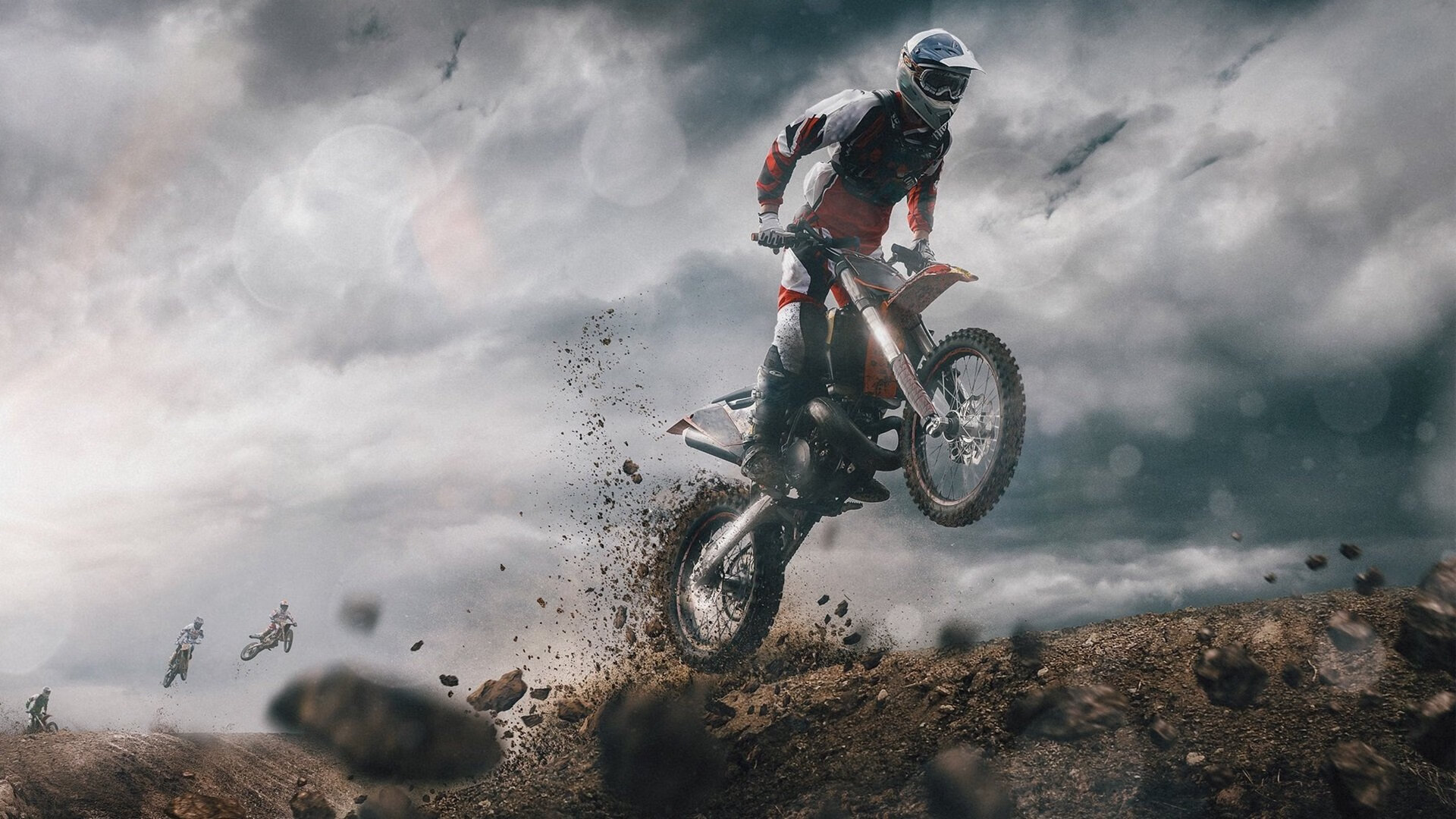 汉密尔顿的传奇之夜，梅赛德斯惊天翻盘，七冠王再刷历史纪录