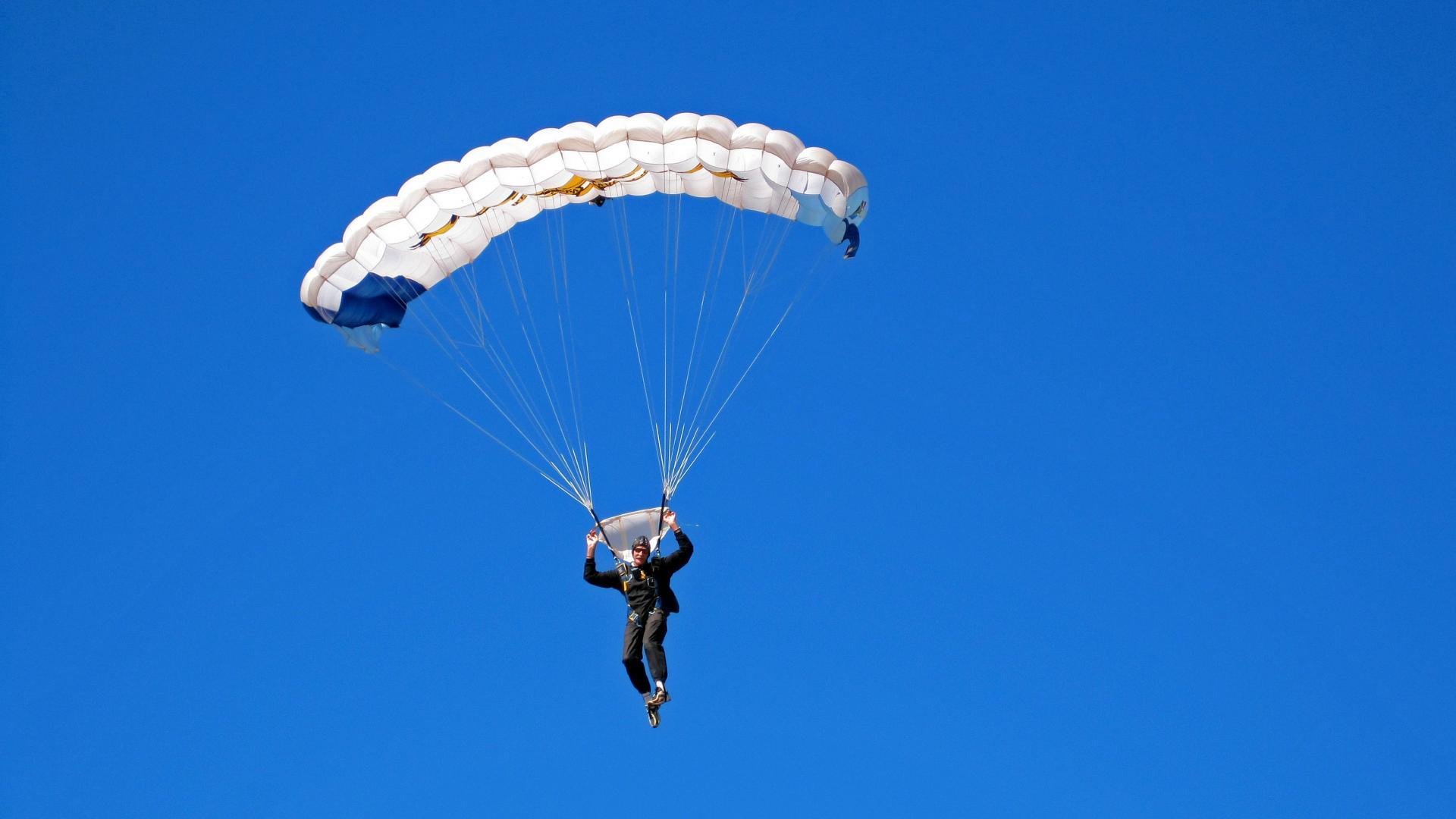 冷门与热血，日本队力克德国队，林高远点燃赛场背后的体育精神